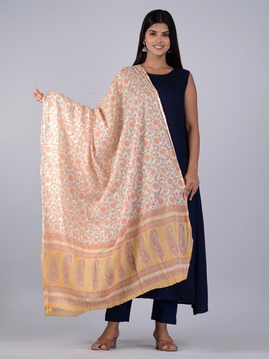 Peach and white floral printed Dupatta